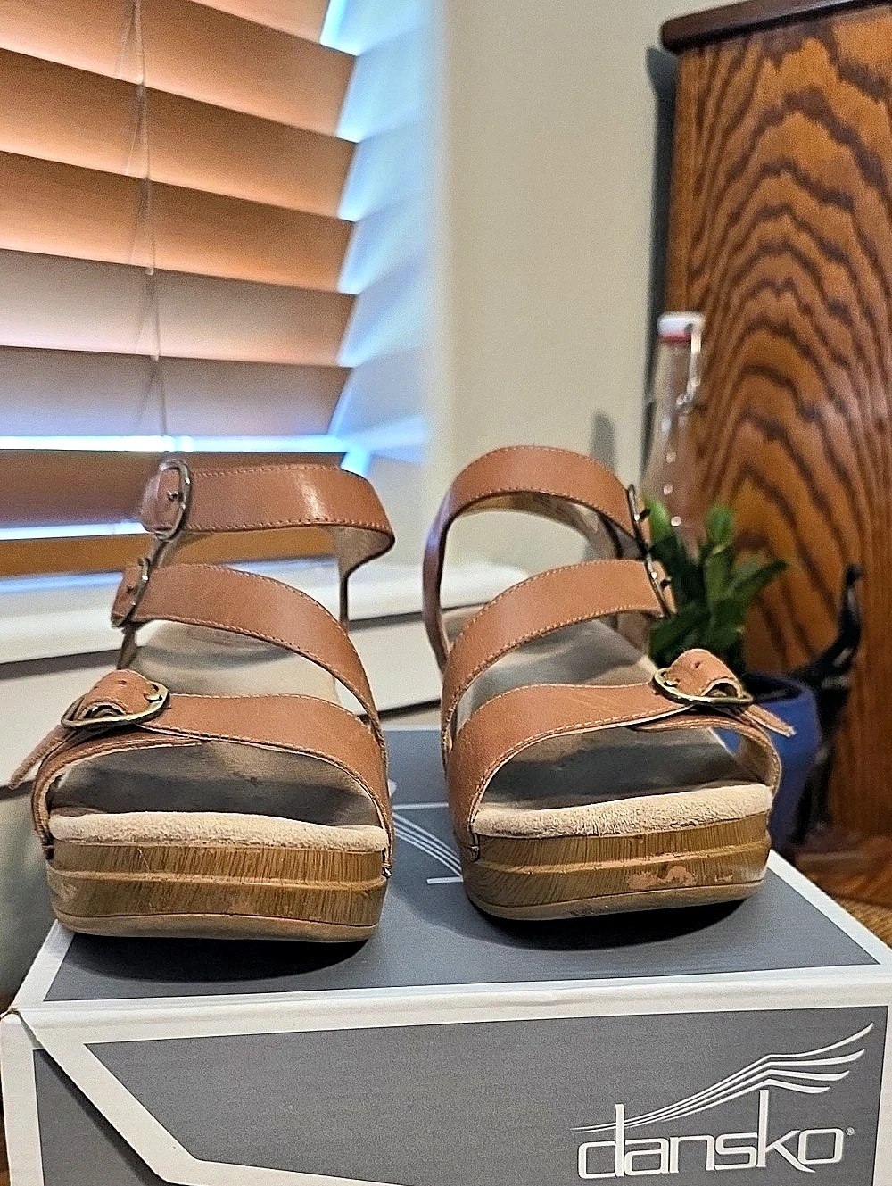 Dansko Sacha Burnished Calf Wedge Sandals Tan EU 39